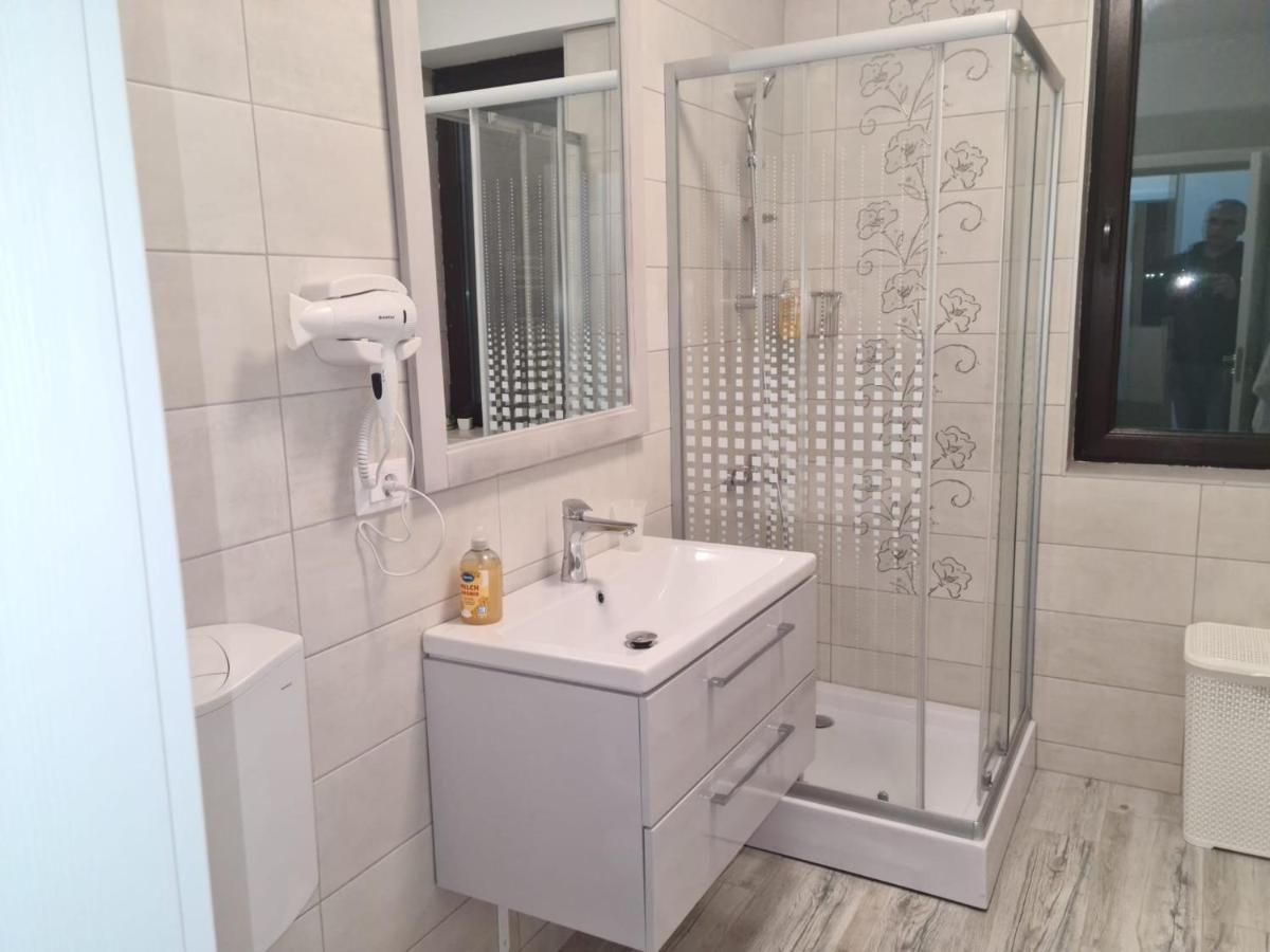 Apartament David Râmnicu Vâlcea المظهر الخارجي الصورة